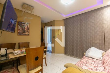 Sala de casa de condomínio à venda com 2 quartos, 70m² em Itaquera, São Paulo