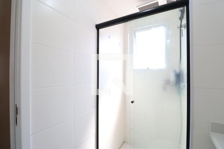 Banheiro de apartamento à venda com 1 quarto, 28m² em Barra Funda, São Paulo