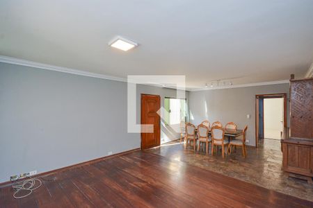 Sala de casa para alugar com 4 quartos, 195m² em Jardim Santa Helena, São Paulo