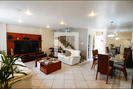 Sala de casa à venda com 4 quartos, 223m² em Vila Isabel, Rio de Janeiro