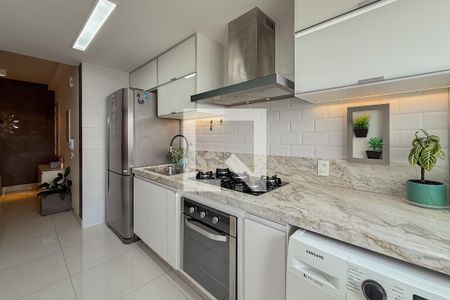 Cozinha de apartamento à venda com 3 quartos, 94m² em Caiçaras, Belo Horizonte