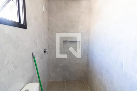 Banheiro de casa de condomínio à venda com 3 quartos, 122m² em Aberta dos Morros, Porto Alegre