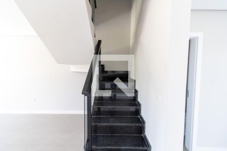 Escada de casa de condomínio à venda com 3 quartos, 122m² em Aberta dos Morros, Porto Alegre