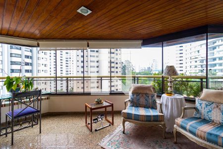 Apartamento à venda com 4 quartos, 266m² em Vila Suzana, São Paulo