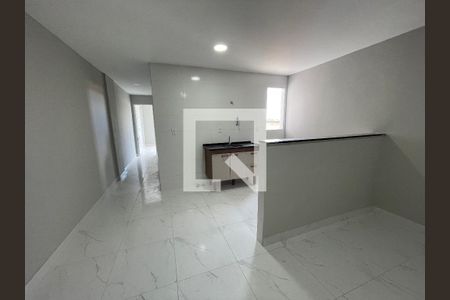 Sala/Cozinha de apartamento para alugar com 1 quarto, 135m² em Vila Santa Cruz, Duque de Caxias