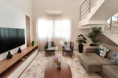 Sala de TV de casa de condomínio à venda com 4 quartos, 268m² em Swiss Park, Campinas