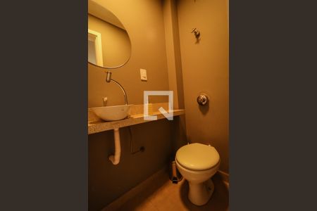 Lavabo de apartamento para alugar com 2 quartos, 137m² em Cerqueira César, São Paulo