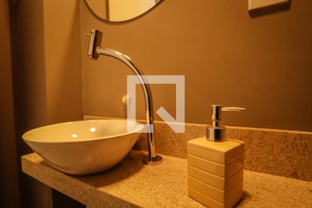 Lavabo de apartamento para alugar com 2 quartos, 137m² em Cerqueira César, São Paulo