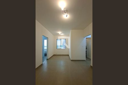 Sala de apartamento para alugar com 2 quartos, 65m² em Guilhermina, Praia Grande