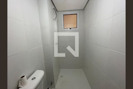 Banheiro da Suíte 1 de apartamento para alugar com 2 quartos, 56m² em Granja Viana, Cotia