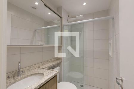 Banheiro de kitnet/studio para alugar com 1 quarto, 26m² em República, São Paulo