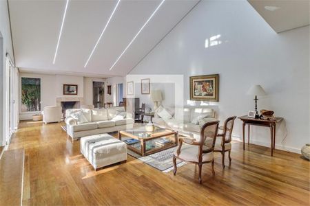 Casa à venda com 4 quartos, 402m² em Chácara Monte Alegre, São Paulo