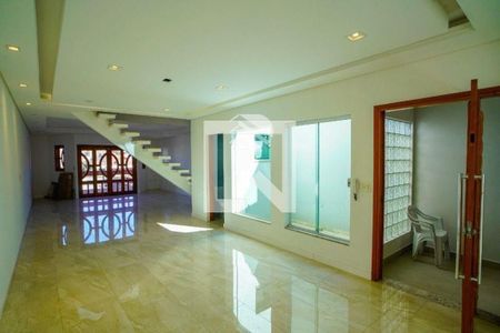 Casa à venda com 3 quartos, 280m² em Santa Maria, Santo André