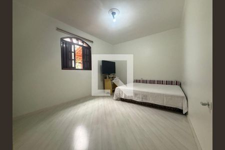 Casa à venda com 3 quartos, 220m² em Parque Gerassi, Santo André