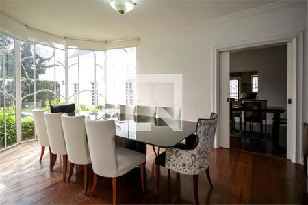 Casa à venda com 5 quartos, 690m² em Santo Amaro, São Paulo