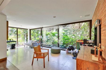 Casa à venda com 3 quartos, 280m² em Santo Amaro, São Paulo