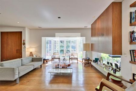 Casa à venda com 3 quartos, 280m² em Santo Amaro, São Paulo