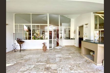 Casa à venda com 4 quartos, 345m² em Jardim dos Estados, São Paulo