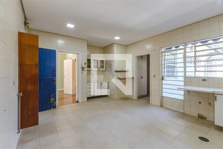 Casa à venda com 4 quartos, 430m² em Chácara Monte Alegre, São Paulo
