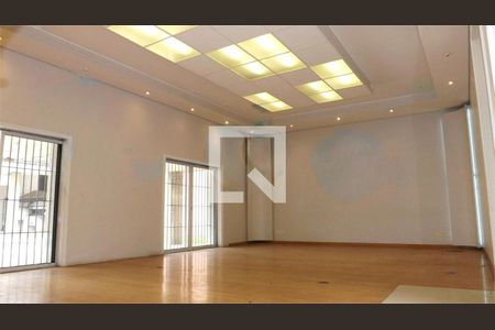 Casa à venda com 4 quartos, 520m² em Cidade Ademar, São Paulo