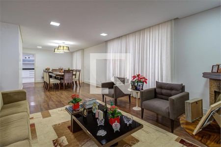 Casa à venda com 6 quartos, 456m² em Jardim dos Estados, São Paulo