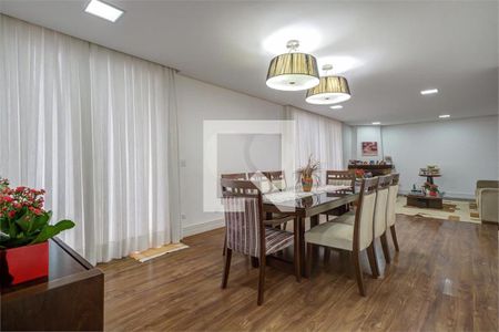 Casa à venda com 6 quartos, 456m² em Jardim dos Estados, São Paulo