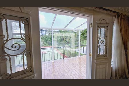 Casa à venda com 4 quartos, 329m² em Jardim Vitoria Regia (Zona Oeste), São Paulo