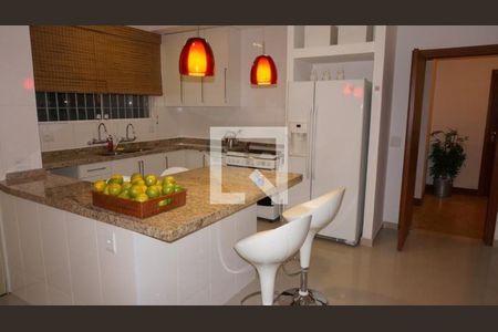 Casa à venda com 4 quartos, 700m² em Santo Amaro, São Paulo