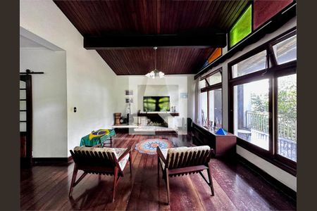 Casa à venda com 4 quartos, 380m² em Interlagos, São Paulo