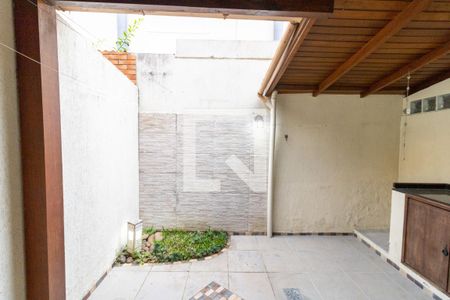 Quintal de casa de condomínio à venda com 2 quartos, 99m² em Cavalhada, Porto Alegre