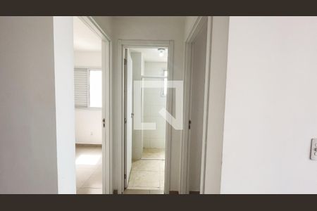 Corredor de apartamento à venda com 2 quartos, 55m² em Vila Pita, São Paulo