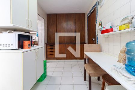 Cozinha de casa para alugar com 2 quartos, 137m² em Jardim Petropolis, São Paulo