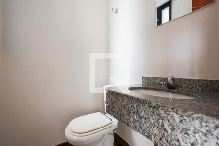 Lavabo de apartamento à venda com 4 quartos, 157m² em Vila Suzana, São Paulo