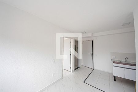 Sala e Cozinha de apartamento para alugar com 2 quartos, 35m² em Fazenda da Juta, São Paulo