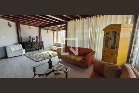 Sala de casa para alugar com 4 quartos, 360m² em Filadélfia, Betim