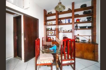 Sala de casa à venda com 5 quartos, 214m² em Tijuca, Rio de Janeiro