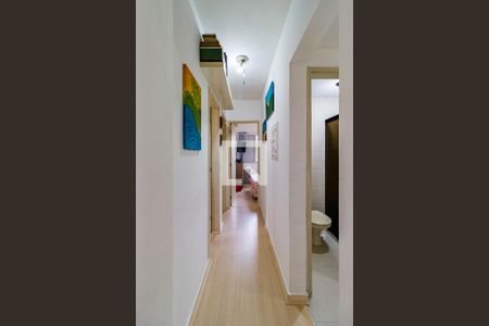 Corredor de apartamento à venda com 3 quartos, 70m² em Vila Andrade, São Paulo