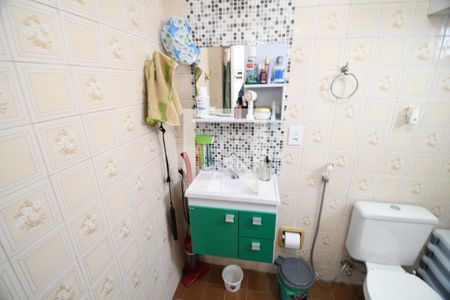 Banheiro de apartamento à venda com 1 quarto, 40m² em Centro, Campinas