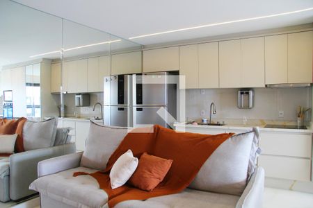 Sala/Cozinha de apartamento à venda com 2 quartos, 69m² em Vila Augusta, Guarulhos