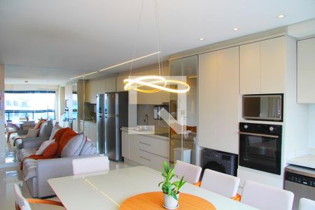 Sala/Cozinha de apartamento à venda com 2 quartos, 69m² em Vila Augusta, Guarulhos