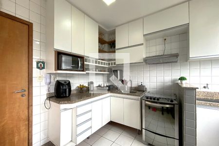 Cozinha de apartamento à venda com 3 quartos, 85m² em Estoril, Belo Horizonte