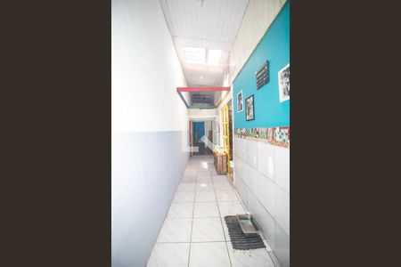 Corredor de casa à venda com 6 quartos, 450m² em Campo Novo, Porto Alegre