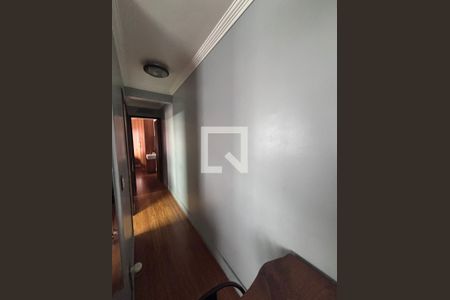 Corredor de apartamento para alugar com 2 quartos, 58m² em Sítio Pinheirinho, São Paulo