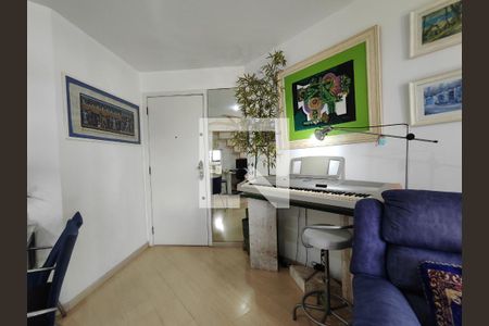 Sala de apartamento para alugar com 2 quartos, 74m² em Barra da Tijuca, Rio de Janeiro
