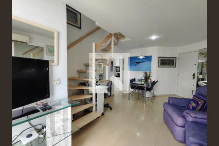 Sala de apartamento para alugar com 2 quartos, 74m² em Barra da Tijuca, Rio de Janeiro
