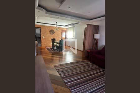 Casa à venda com 3 quartos, 198m² em Jardim das Vertentes, São Paulo