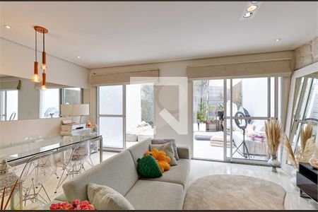 Casa à venda com 3 quartos, 103m² em Vila Sofia, São Paulo