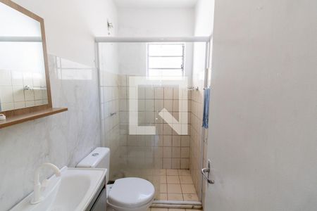 Banheiro de casa de condomínio para alugar com 2 quartos, 80m² em Cavalhada, Porto Alegre