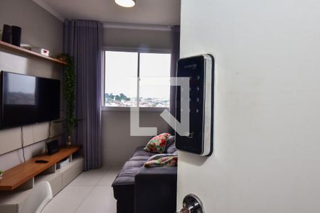 Sala de apartamento para alugar com 2 quartos, 41m² em Parque Arariba, São Paulo