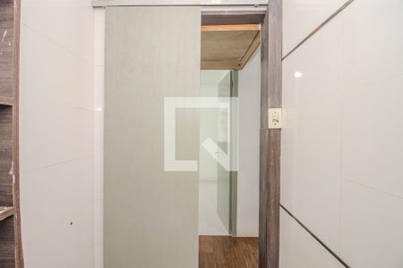 Banheiro de apartamento para alugar com 2 quartos, 40m² em Rubem Berta, Porto Alegre